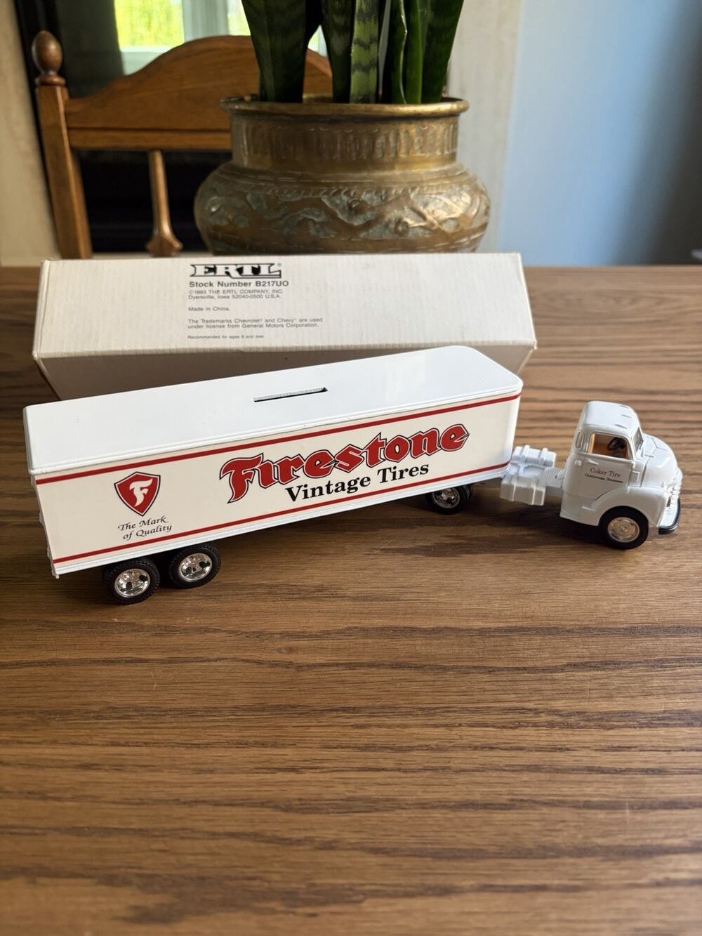ERTL 1950 Chevy Coker Tire Exclusive Firestone Vintage Tires Semi Truck 1:43